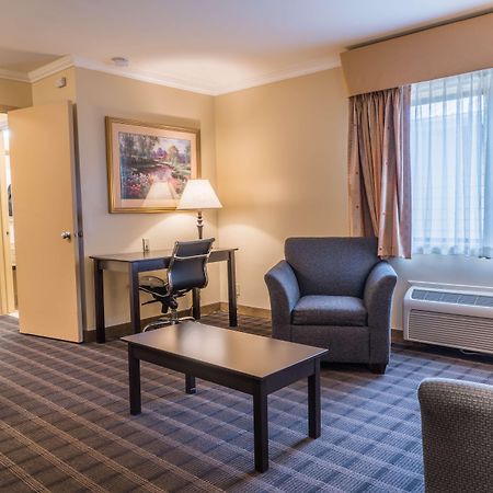 Best Western Inn & Suites Ontario Eksteriør billede