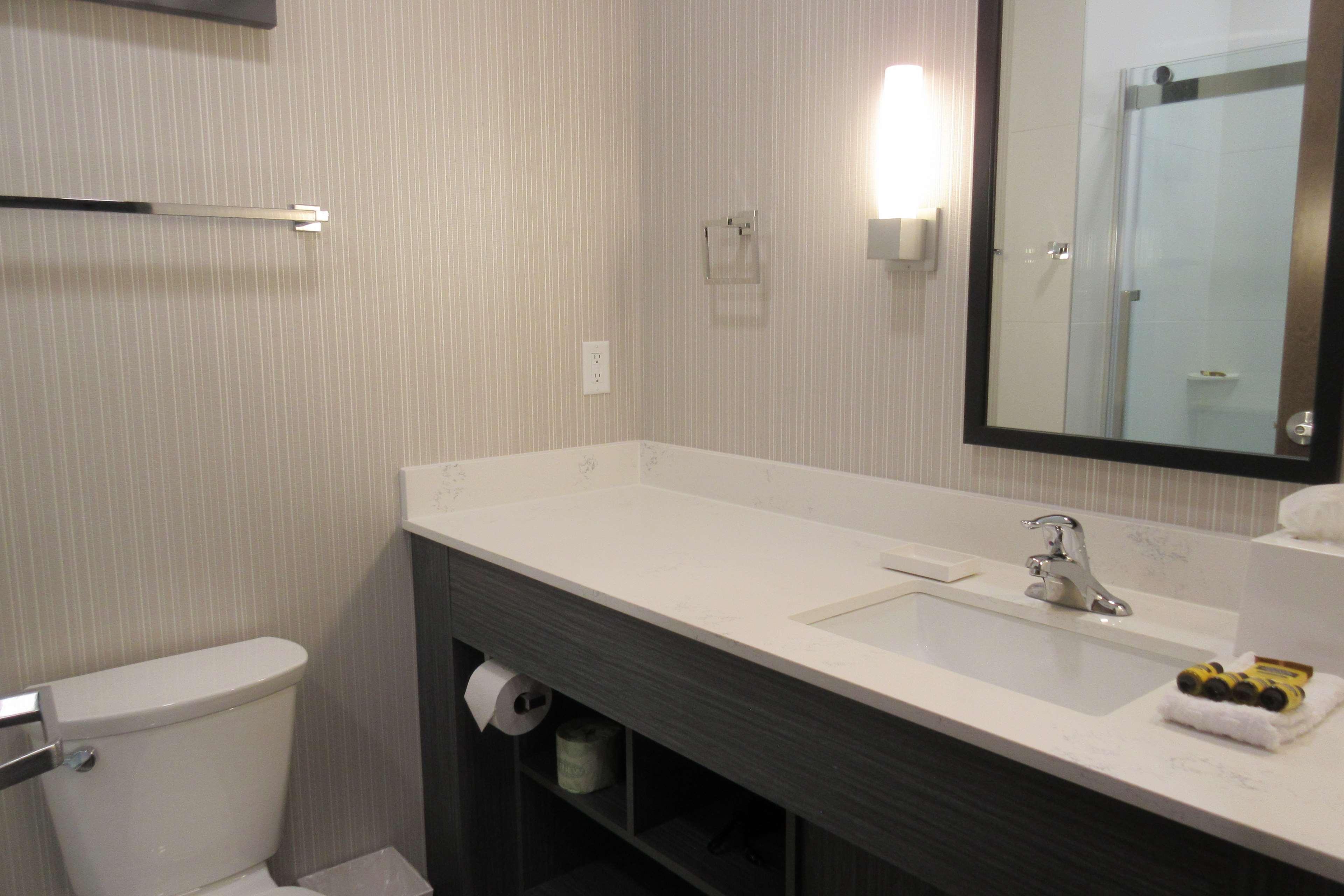 Best Western Inn & Suites Ontario Eksteriør billede